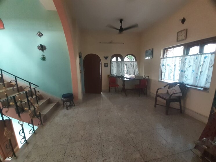  Parking, behala 5 Bedroom 1600 Sq.Ft. Independent House In Behala Kolkata 9327584