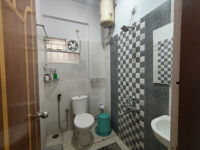 Bathroom, shivaganga-opal 3 Bedroom 1230 Sq.Ft. Apartment In Jp Nagar Bangalore 9327590