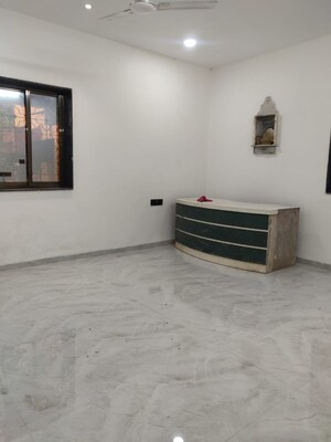 Room in 5 BHK Independent House at Kalyan West – for Sale