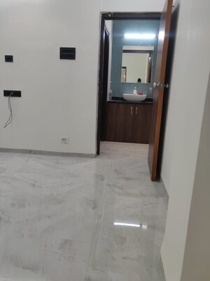 Room in 5 BHK Independent House at Kalyan West – for Sale