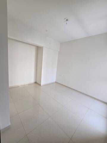 Room in 3 BHK Apartment at Runwal Eirene, Balkum Pada – for Sale