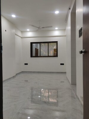 Room in 5 BHK Independent House at Kalyan West – for Sale
