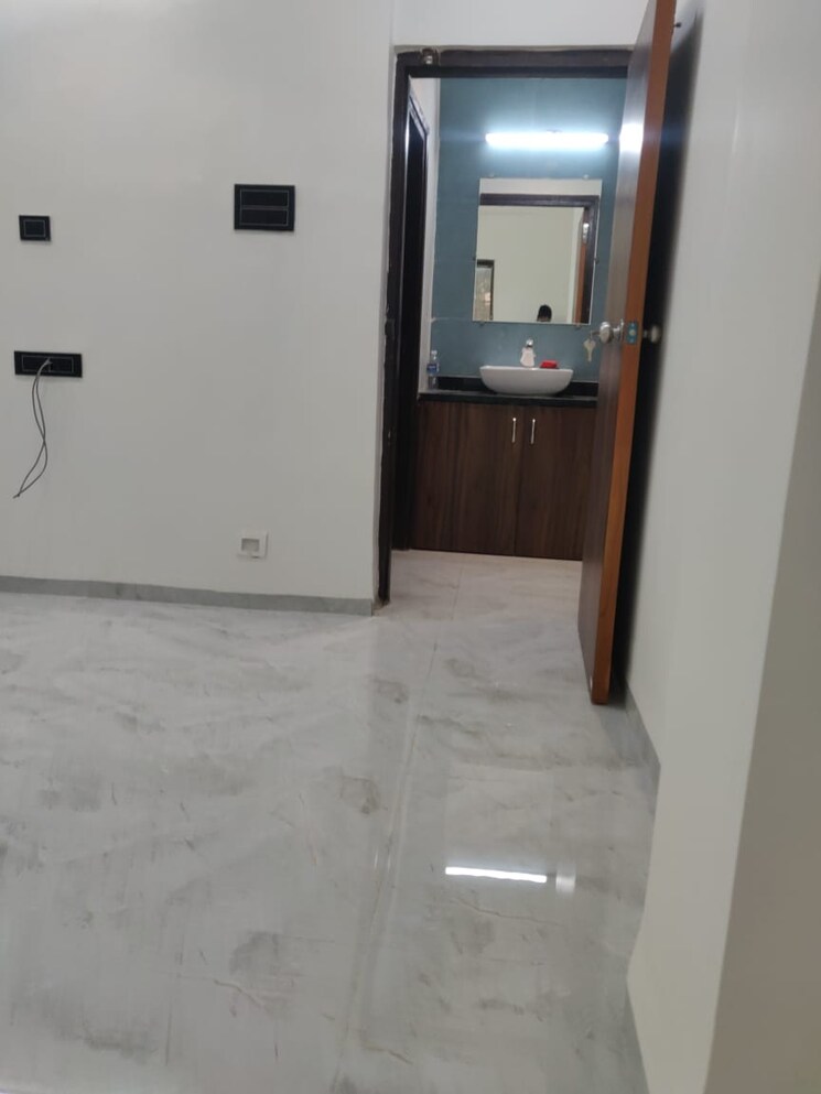 Room, kalyan west 5 Bedroom 3209 Sq.Ft. Independent House In Kalyan West Thane 9327629