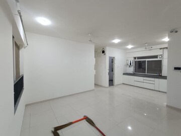 Room in 2 BHK Apartment at Godrej 24, Hinjewadi – for Rent