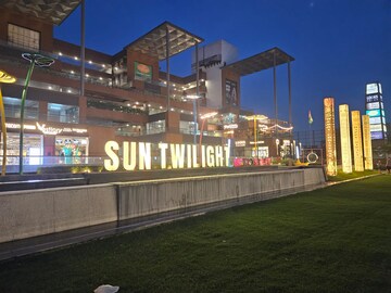  Shop – Exterior View View at Sun Twilight, Sector 27 Yamuna Expressway - for Sale