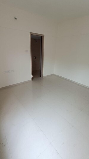 Room in 2 BHK Apartment at VTP HiLife, Wakad – for Rent