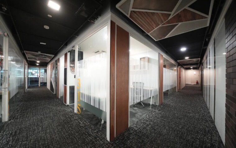  Parking, indiranagar Commercial Office Space 3600 Sq.Ft. In Indiranagar Bangalore 9327655