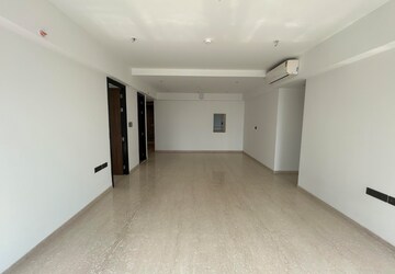 Room in 3 BHK Apartment at Lodha The Park, Worli – for Rent