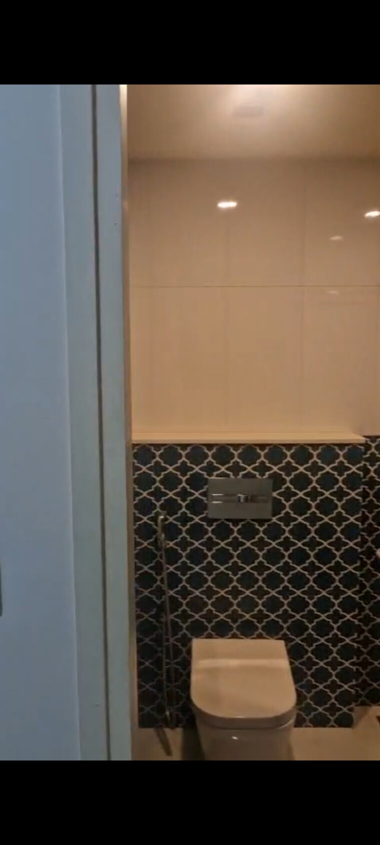 Bathroom, lodha-sterling 3 Bedroom 1350 Sq.Ft. Apartment In Kolshet Road Thane 9327664