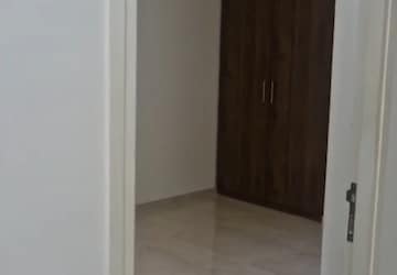 Room in 3 BHK Apartment at Lodha Sterling, Kolshet Road – for Rent