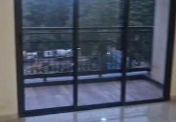 Room in 3 BHK Apartment at Lodha Sterling, Kolshet Road – for Rent