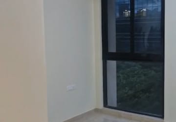 Room in 3 BHK Apartment at Lodha Sterling, Kolshet Road – for Rent