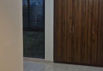 Room in 3 BHK Apartment at Lodha Sterling, Kolshet Road – for Rent