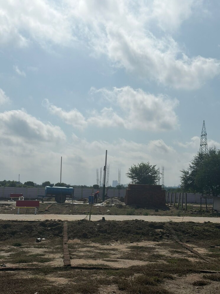 Exterior View, sector 12  90 Sq.Yd. Plot In Sector 12 Noida 9327755