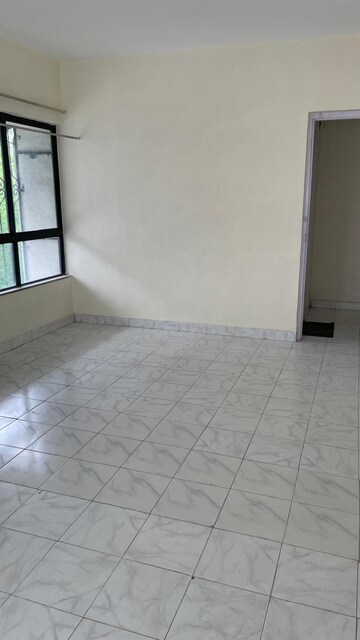 Room in 2 BHK Apartment at Sunflower Apartments Kondhwa, Kondhwa – for Rent