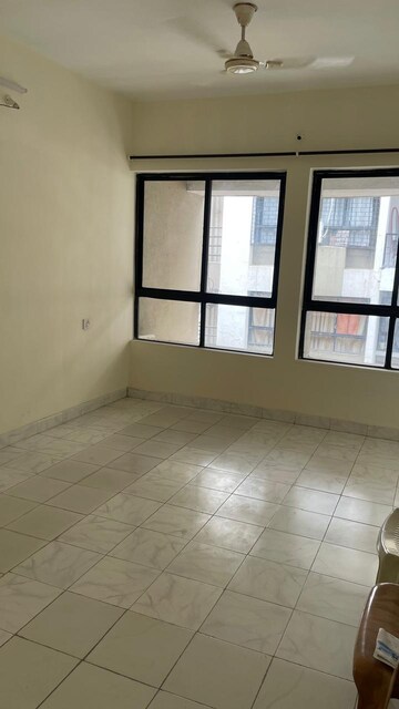 Room in 2 BHK Apartment at Sunflower Apartments Kondhwa, Kondhwa – for Rent