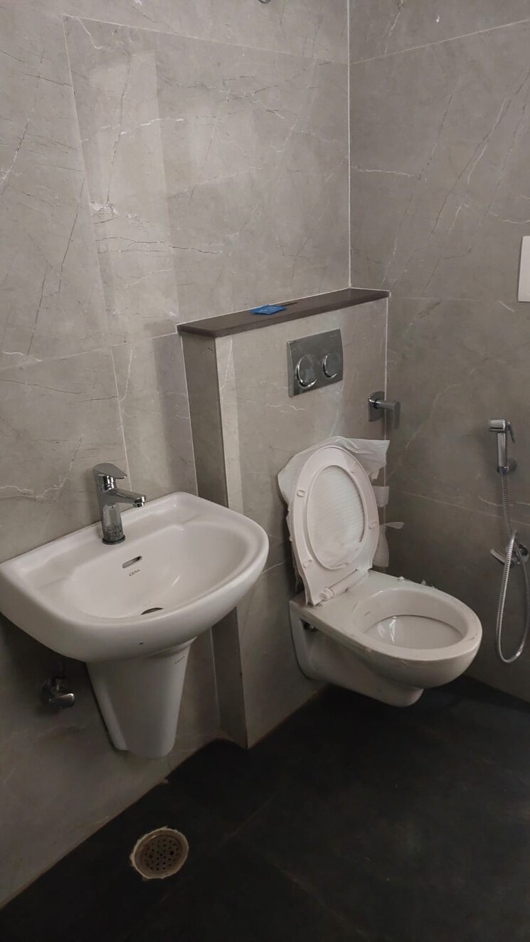 Bathroom, aura-gazania 3 Bedroom 1695 Sq.Ft. Apartment In Nabha Zirakpur 9327852