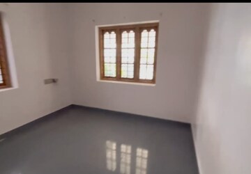 Room in 4 BHK Independent House at Kuttoor – for Sale