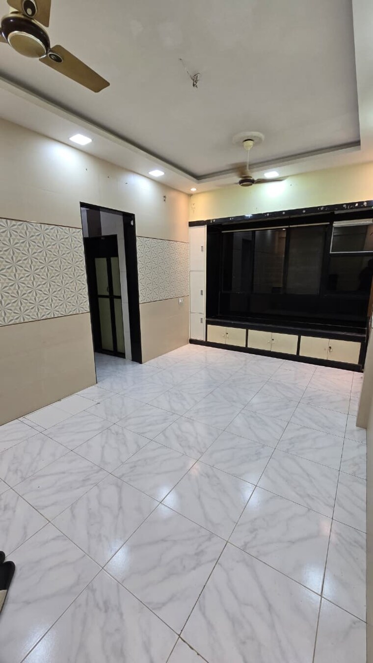Room, borbhat-sra-society 1 Bedroom 440 Sq.Ft. Apartment In Borivali West Mumbai 9327815