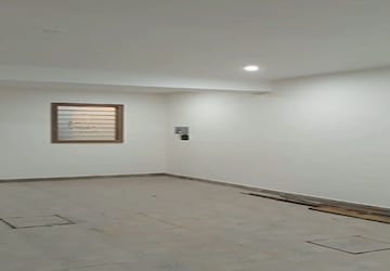Room in 4 BHK Apartment at South Extension – for Rent