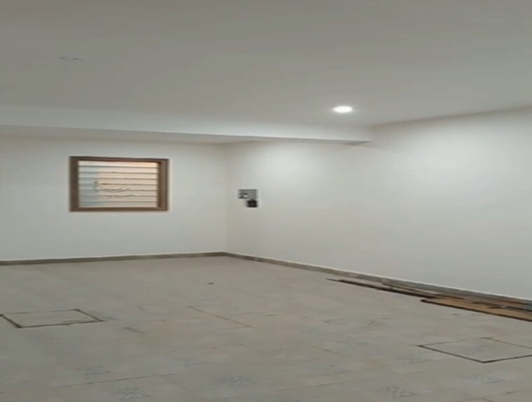 Room, south extension 4 Bedroom 4050 Sq.Ft. Apartment In South Extension Delhi 9327865