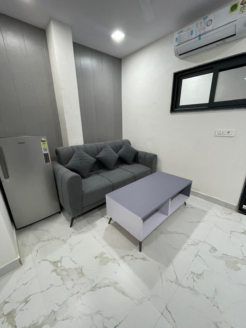 1 BHK 450 Sq.Ft. Builder Floor in Sushant Tower