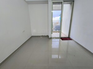 Room in 1 BHK Apartment at Mantra Insignia, Mundhwa – for Rent
