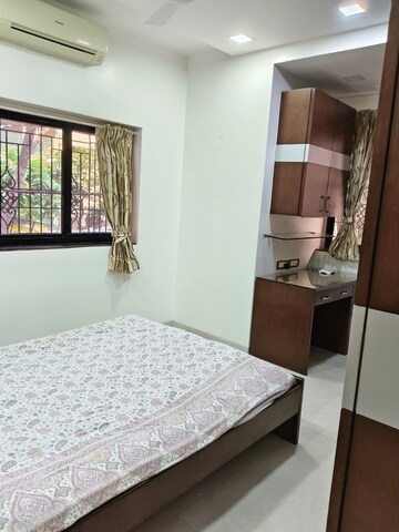 Bedroom in 2 BHK Apartment at Bandra West – for Rent