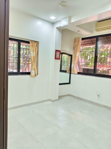 Room in 2 BHK Apartment at Bandra West – for Rent