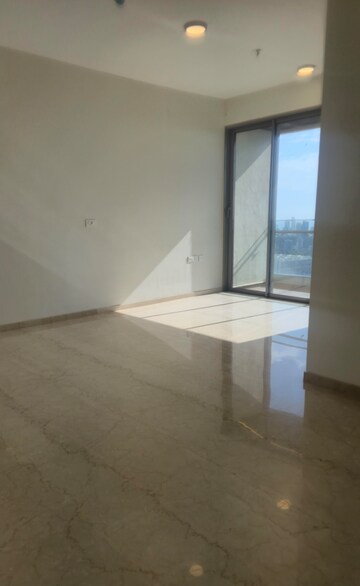 Room in 3 BHK Apartment at Piramal Mahalaxmi, Mahalaxmi – for Rent