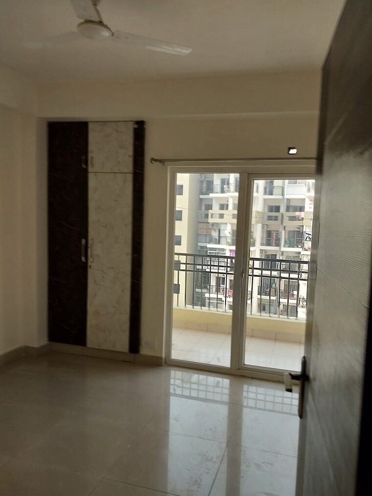Room, gaur-city-2 2 Bedroom 1010 Sq.Ft. Apartment In Gaur City 2 Greater Noida 9328046