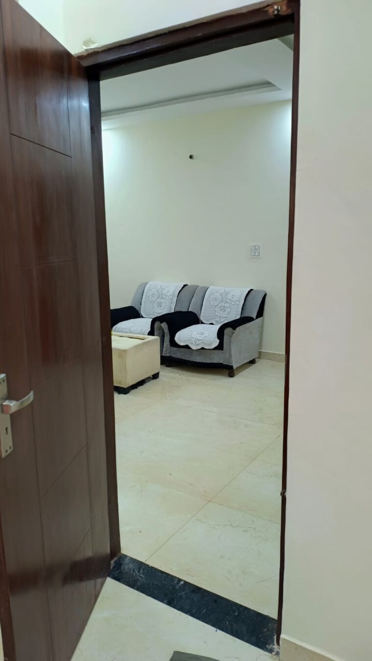 Room, central derabassi 1 Bedroom 700 Sq.Ft. Apartment In Central Derabassi Chandigarh 9327997