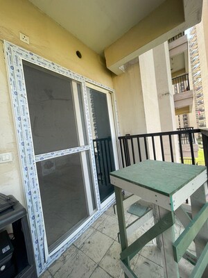  2 BHK Apartment at Gaur Yamuna City 16th Park View, Gaur Yamuna City – for Rent