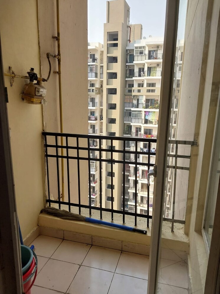 Balcony, gaur-city-2 3 Bedroom 1385 Sq.Ft. Apartment In Gaur City 2 Greater Noida 9328085