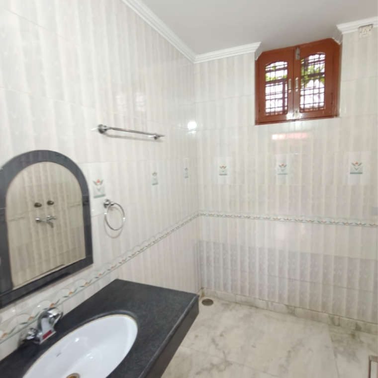 Bathroom, sector 21 2.5 Bedroom 1200 Sq.Ft. Villa In Sector 21 Gurgaon 9328211