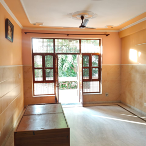 Room in 2.5 BHK Villa at Sector 21 – for Rent