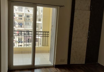 Room in 2 BHK Apartment at Divyansh Flora, Sector 16c Greater Noida – for Sale