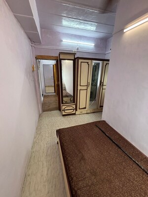 Bedroom in 2 BHK Apartment at Bandra West – for Rent