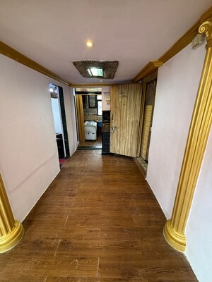 Room in 2 BHK Apartment at Bandra West – for Rent