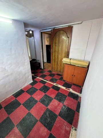 Room in 2 BHK Apartment at Bandra West – for Rent
