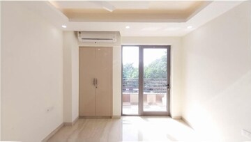 Room in 3 BHK Builder Floor at Ansal Sushant Lok I, Sector 43 – for Rent