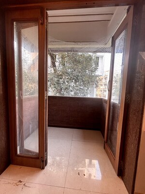 Room in 2 BHK Apartment at Bandra West – for Rent