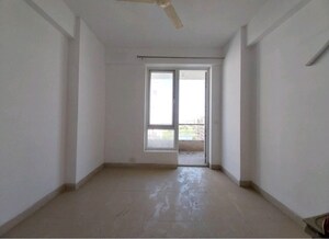 Room in 3 BHK Apartment at Indiabulls Centrum Park, Sector 103 – for Sale