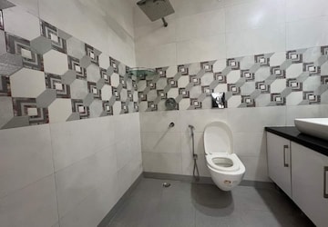 Attached Bathroom in 4 BHK Apartment at Kailash Hills – for Rent