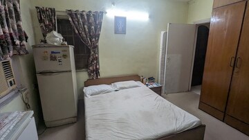Bedroom in 3 BHK Apartment at Bandra West – for Rent