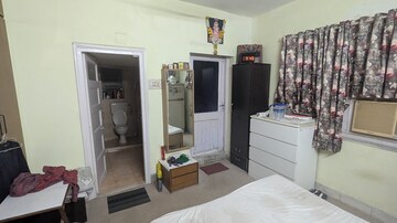 Bedroom in 3 BHK Apartment at Bandra West – for Rent