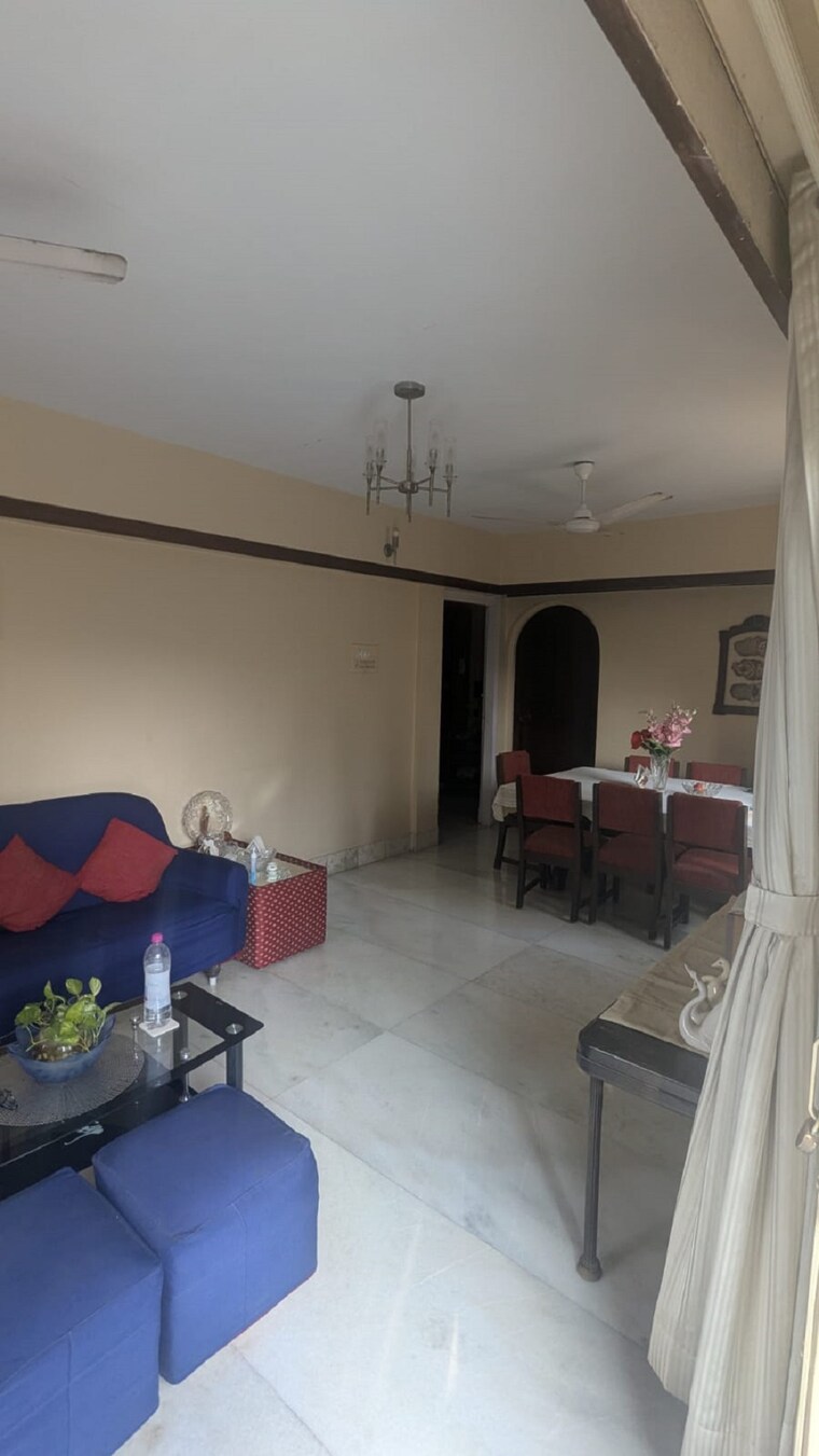 Living Room, bandra west 3 Bedroom 1200 Sq.Ft. Apartment In Bandra West Mumbai 9328368