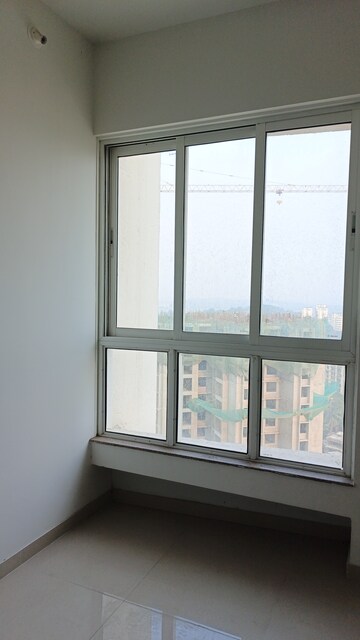 Room in 1 BHK Apartment at Raunak Delight, Owale – for Rent