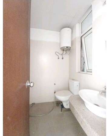 Bathroom in 4 BHK Apartment at Indiabulls Centrum Park, Sector 103 – for Sale