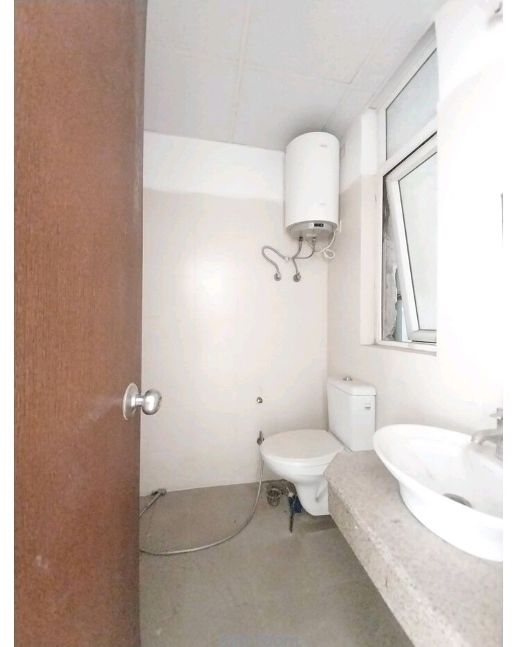 Bathroom, indiabulls-centrum-park 4 Bedroom 2875 Sq.Ft. Apartment In Sector 103 Gurgaon 9328393
